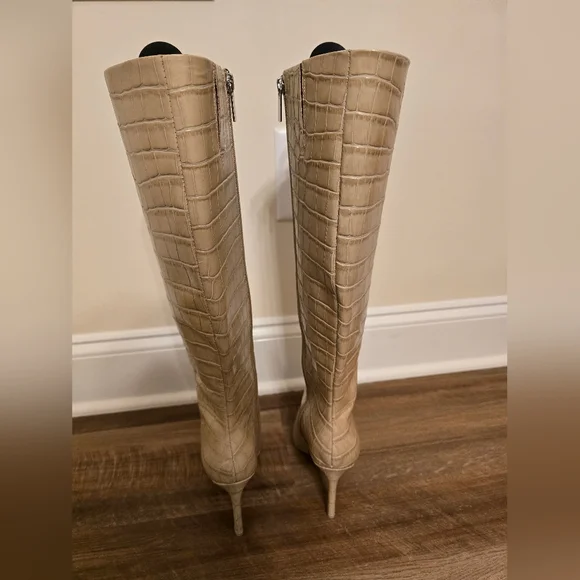 Gianni Bini leather boot - Picture 3 of 5